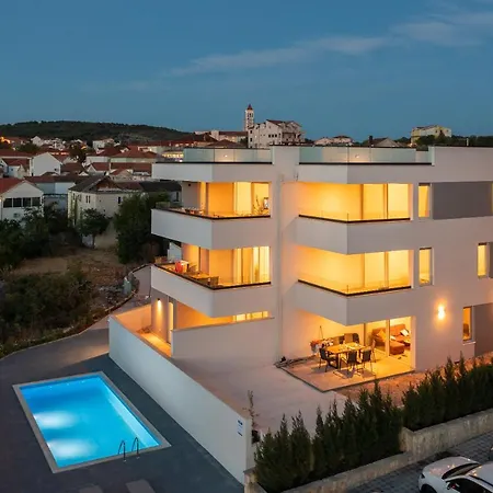 Heated Pool & Rooftop Jacuzzi Sea View Near Trogir-ciovo Trogir