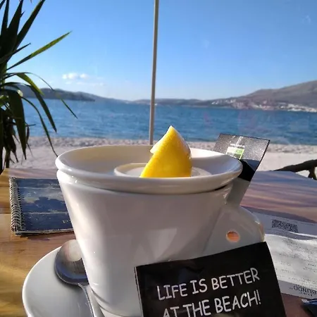 Alegria - Pool, Private Terrace, Sea View, Jacuzzi Apartment Trogir