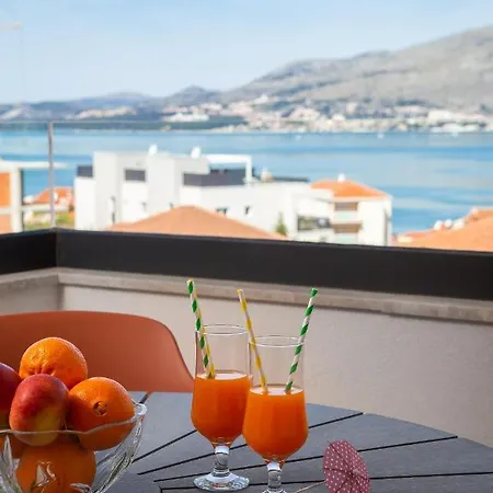 Heated Pool & Rooftop Jacuzzi Sea View Near Trogir-ciovo *