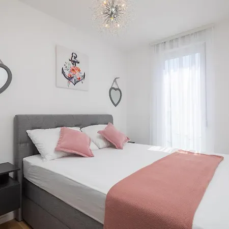 Alegria - Pool, Private Terrace, Sea View, Jacuzzi * Trogir