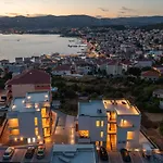 Heated Pool & Rooftop Jacuzzi Sea View Apartments Near Trogir-Ciovo * Trogir