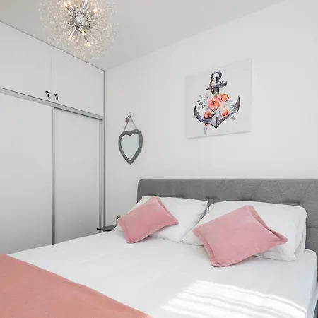 Alegria - Pool, Private Terrace, Sea View, Jacuzzi تروغير