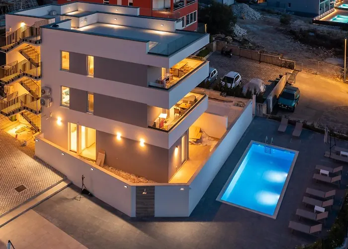 Alegria - Pool, Private Terrace, Sea View, Jacuzzi Apartment *