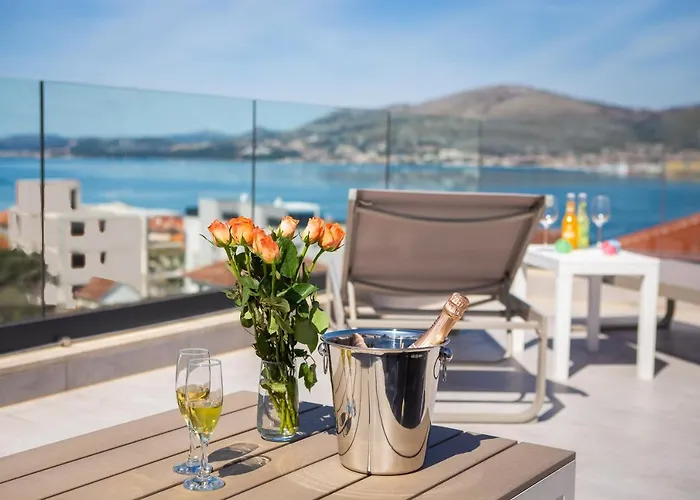 Alegria - Pool, Private Terrace, Sea View, Jacuzzi Apartment *