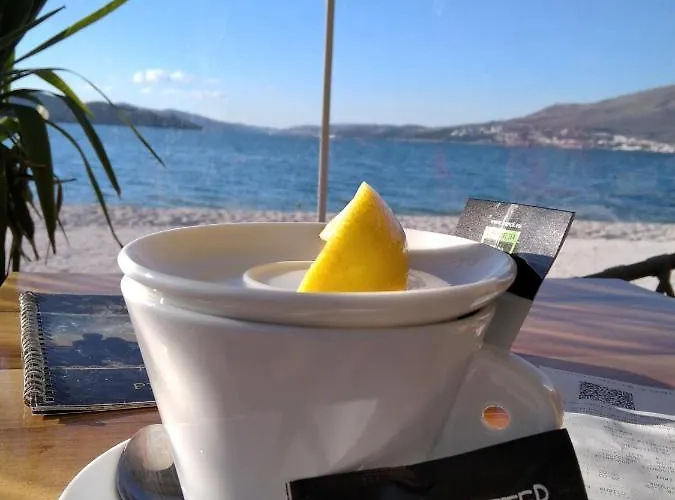 Alegria - Pool, Private Terrace, Sea View, Jacuzzi Lägenhet Trogir
